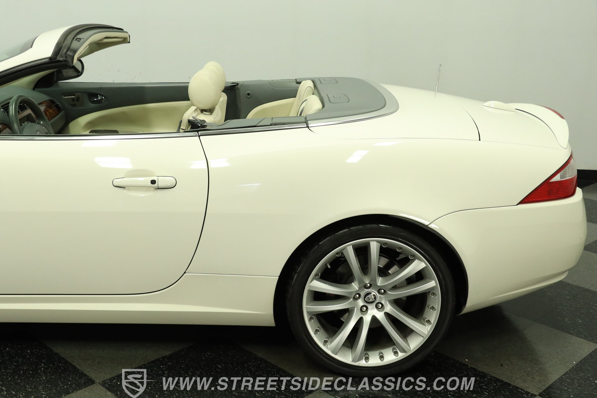 Used 2007 Jaguar XKR R RWD image 24