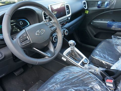 New 2025 Hyundai Venue Limited image 9