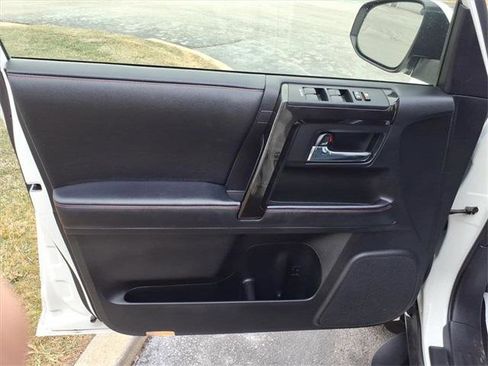 Certified 2023 Toyota 4Runner TRD Off-Road Premium image 8