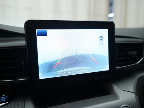 Used 2021 Ford Explorer XLT w/ XLT Sport Appearance Package image 20