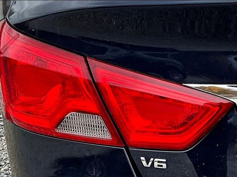 Used 2017 Chevrolet Impala LT w/ Convenience Package image 28