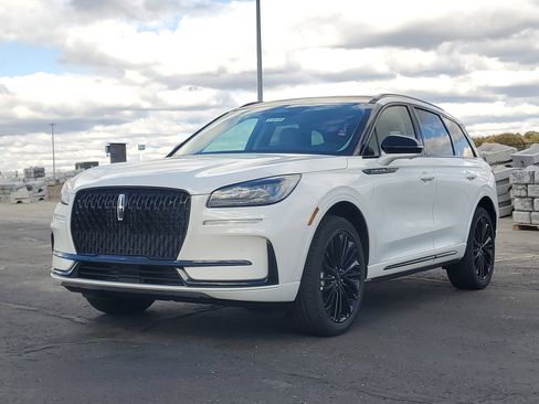 New 2026 Lincoln Corsair Premiere image 2