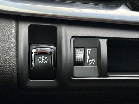 Used 2016 Cadillac XTS Luxury image 18