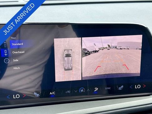 New 2026 Chevrolet Traverse LT image 17