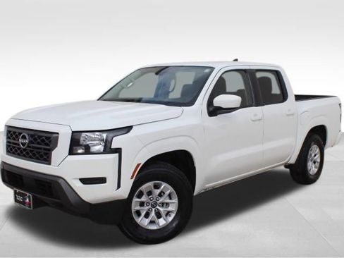 Used 2024 Nissan Frontier SV image 1