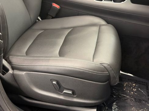 Used 2025 Genesis GV70 2.5T image 12