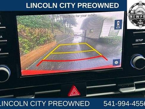 Used 2021 Hyundai Elantra SEL w/ Convenience + Premium Package image 17