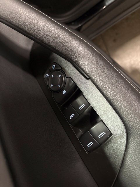 Used 2025 Chevrolet Blazer LT FWD image 10