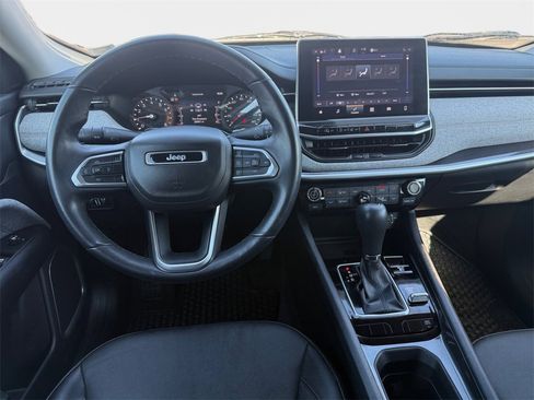 Used 2022 Jeep Compass Latitude image 14