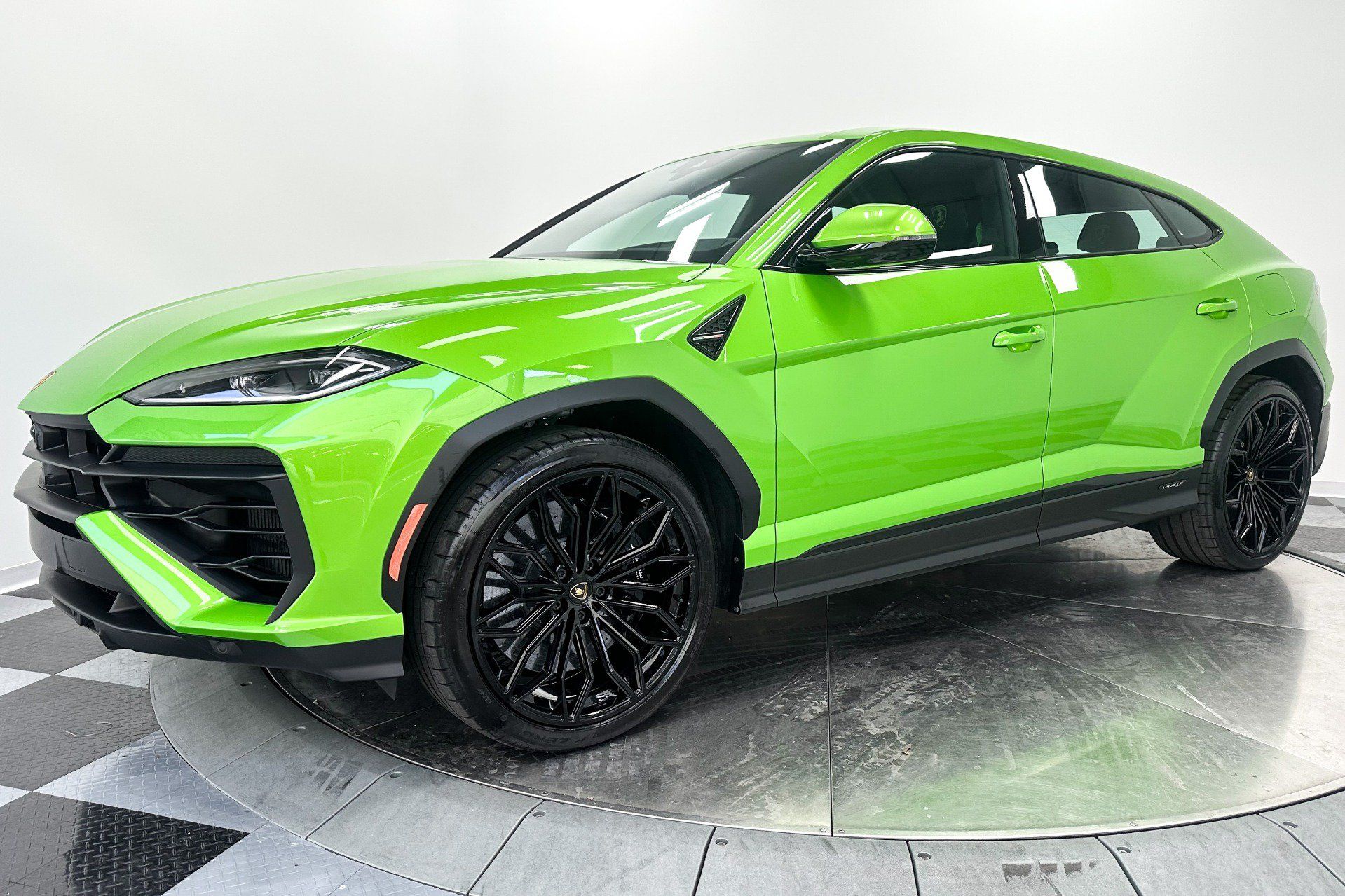 Used 2025 Lamborghini Urus SE AWD/4WD image 36