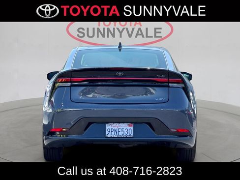 Used 2024 Toyota Prius XLE FWD image 8