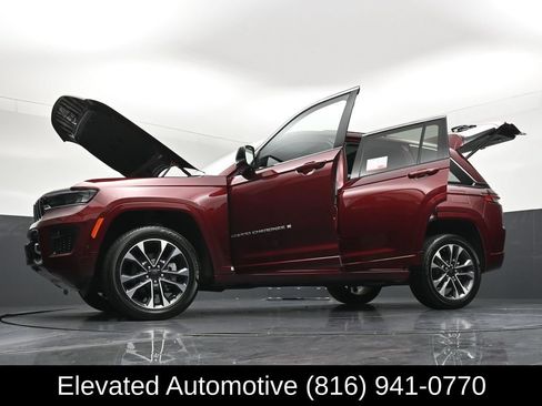 Used 2025 Jeep Grand Cherokee Overland w/ Adv Protech Group III AWD/4WD image 38