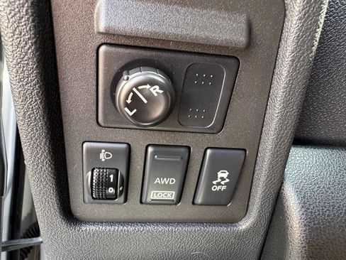 Used 2013 Nissan Rogue SL AWD/4WD image 24
