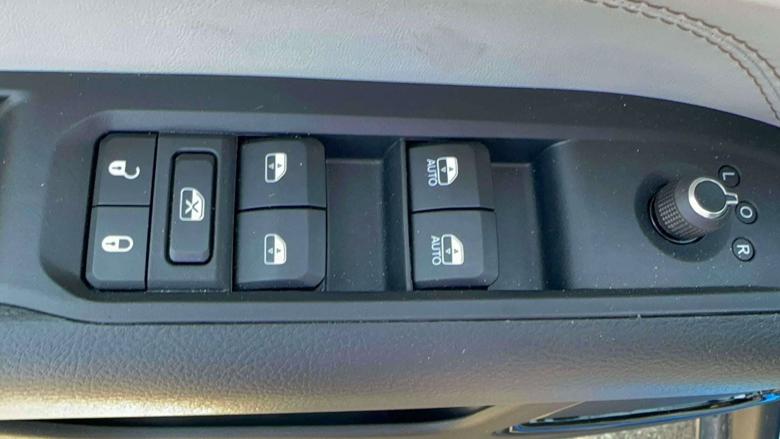 Used 2026 Jeep Compass Limited AWD/4WD image 14