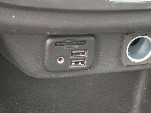 Used 2022 Chevrolet Traverse RS image 31