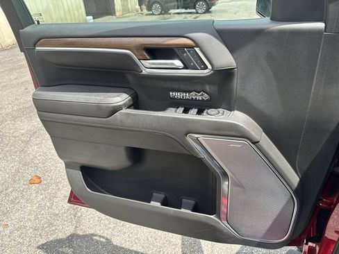 Used 2022 Chevrolet Silverado 1500 High Country w/ High Country Premium Package AWD/4WD image 26