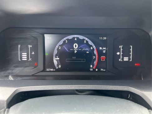 Used 2025 Toyota 4Runner SR5 AWD/4WD image 18