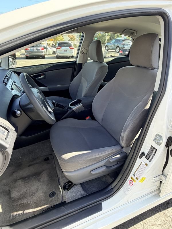 Used 2014 Toyota Prius Two FWD image 16