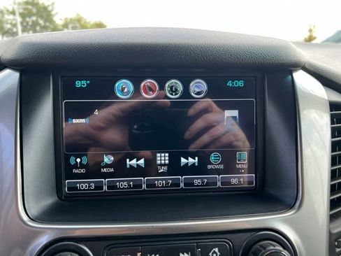 Used 2019 Chevrolet Suburban LT AWD/4WD image 19