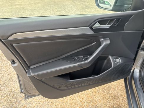 Used 2022 Volkswagen Jetta SE w/ Panoramic Sunroof Package image 20