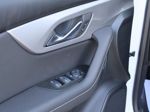 New 2025 Chevrolet Blazer LT image 12