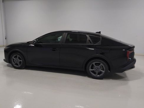 Used 2025 Kia K4 FWD image 3