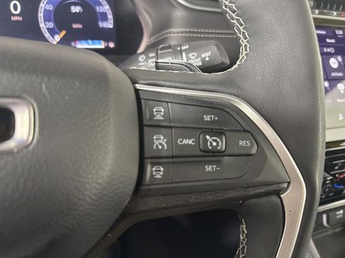 Used 2024 Jeep Grand Cherokee L Laredo AWD/4WD image 19