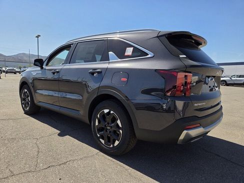 New 2026 Kia Sorento S FWD image 4
