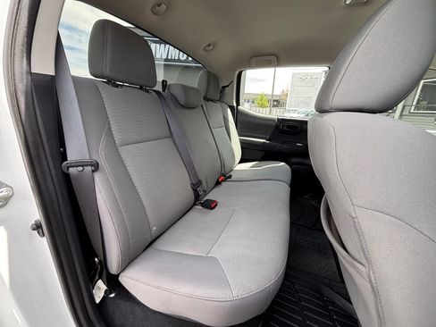 Used 2018 Toyota Tacoma SR AWD/4WD image 22