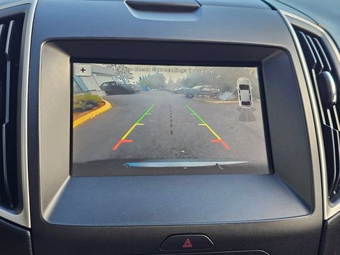 Used 2019 Ford Edge SEL w/ Convenience Package AWD/4WD image 30