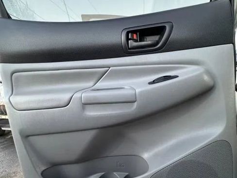 Used 2012 Toyota Tacoma PreRunner w/ TRD Off-Road Pkg image 20