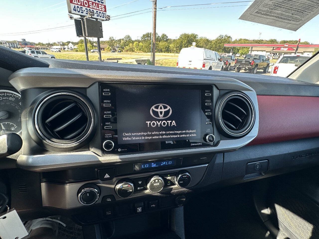 Used 2021 Toyota Tacoma SR5 AWD/4WD image 12