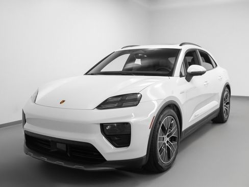 Used 2025 Porsche Macan Electric image 6