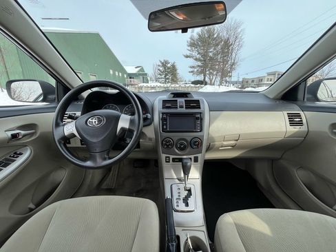 Used 2013 Toyota Corolla LE image 14