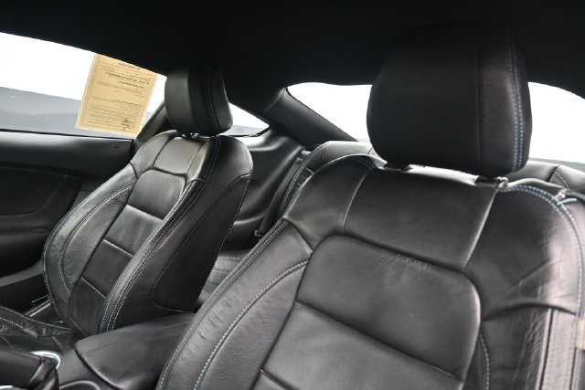 Used 2019 Ford Mustang GT RWD image 2