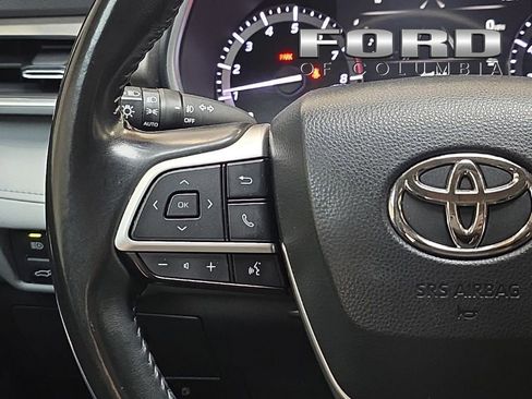 Used 2022 Toyota Highlander XLE image 25
