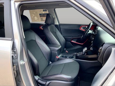 Used 2024 Kia Soul GT-Line w/ Option Group 020 FWD image 9