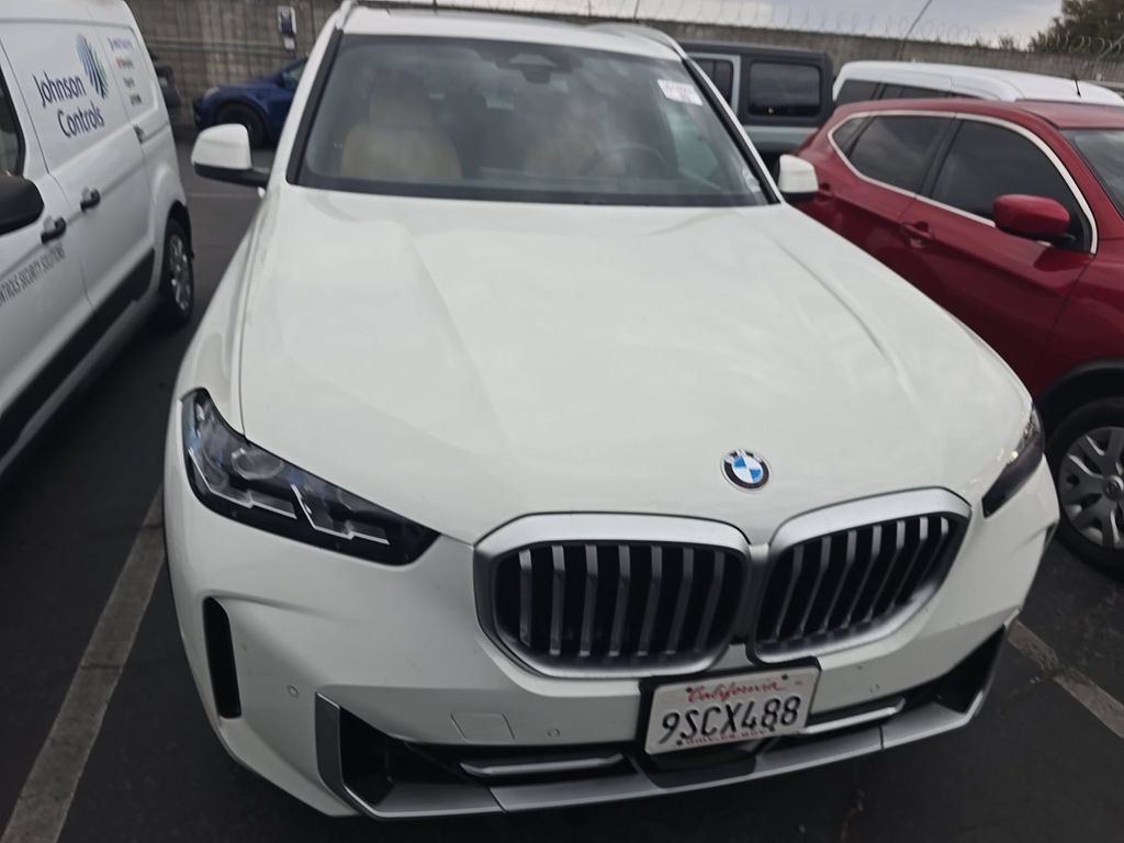 Used 2025 BMW X5 xDrive40i w/ Climate Comfort Package AWD/4WD image 2