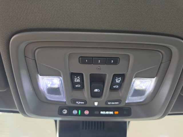 Used 2025 Chevrolet Silverado 3500 LTZ w/ LTZ Premium Package AWD/4WD image 21