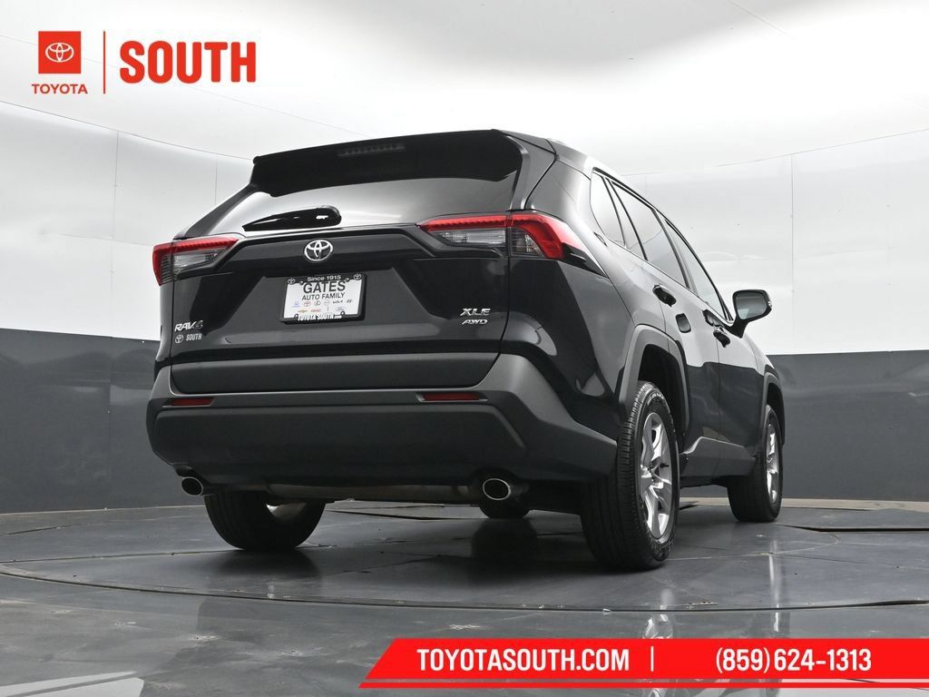Used 2025 Toyota RAV4 XLE AWD/4WD image 34