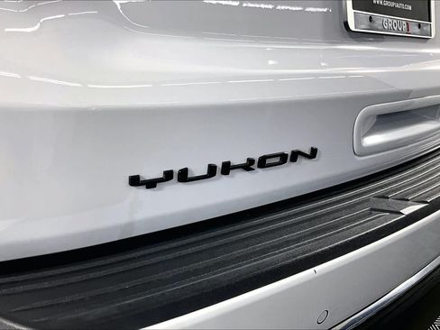 Certified 2023 GMC Yukon XL AT4 w/ AT4 Premium Package AWD/4WD image 30