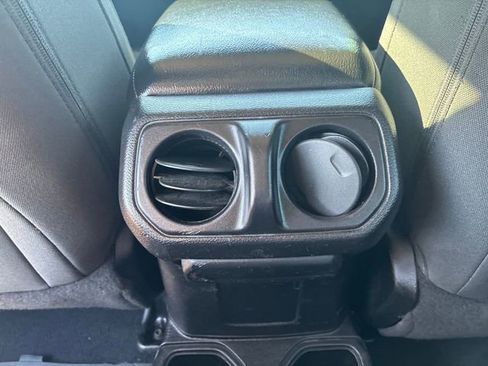 Used 2018 Jeep Wrangler Unlimited Sport image 16