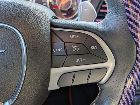 Used 2016 Dodge Challenger SRT image 14