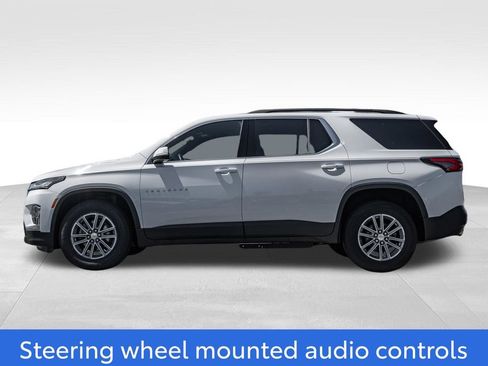 Used 2023 Chevrolet Traverse LT FWD image 4