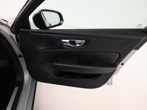 Used 2024 Volvo S60 B5 Plus image 21
