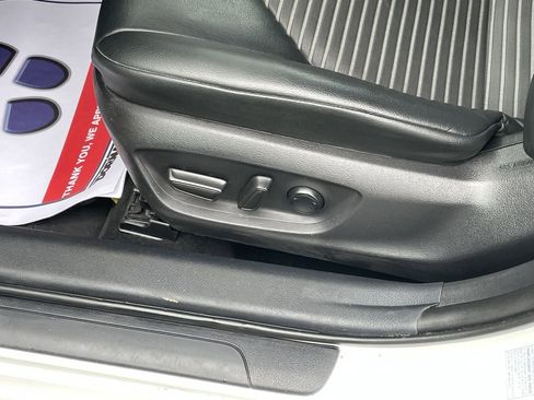 Used 2021 Toyota Camry SE w/ Cold Weather Package image 28