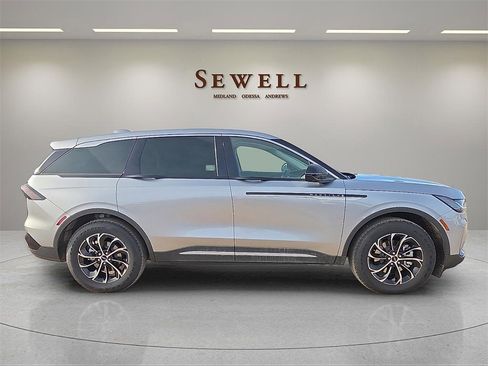 New 2026 Lincoln Nautilus Reserve image 5