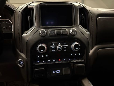 Used 2021 GMC Sierra 3500 Denali w/ Denali Ultimate Package image 12