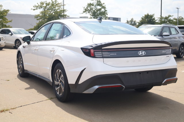 New 2026 Hyundai Sonata Blue FWD image 6