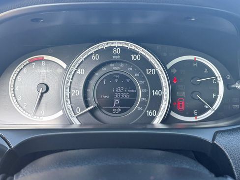 Certified 2017 Honda Accord LX image 23